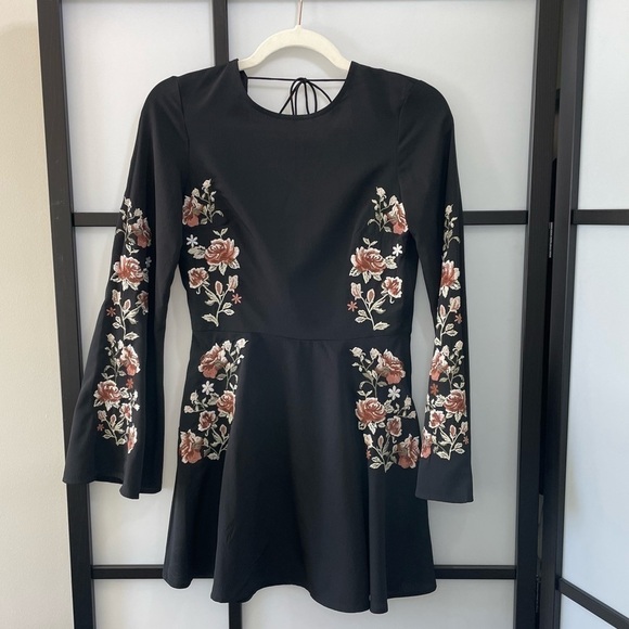 [4] H&M Black with Pink & White Floral Long Bell Sleeve Mini Dress - Picture 4 of 11